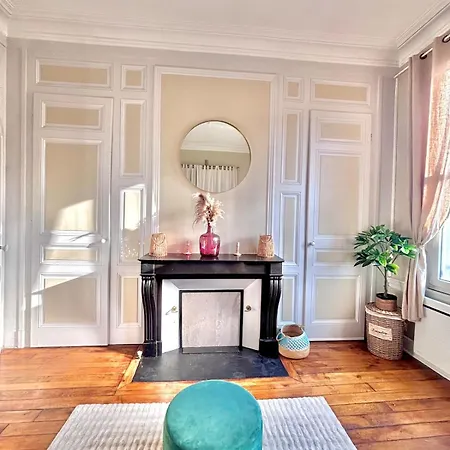 Face Au Coeur Troyen Avec Cour Privative Terrasse Apartment *