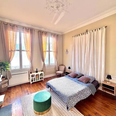 Apartment Face Au Coeur Troyen Avec Cour Privative Terrasse *