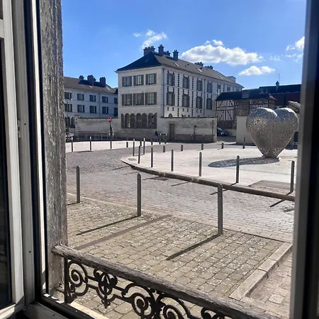شقة Face Au Coeur Troyen Avec Cour Privative Terrasse