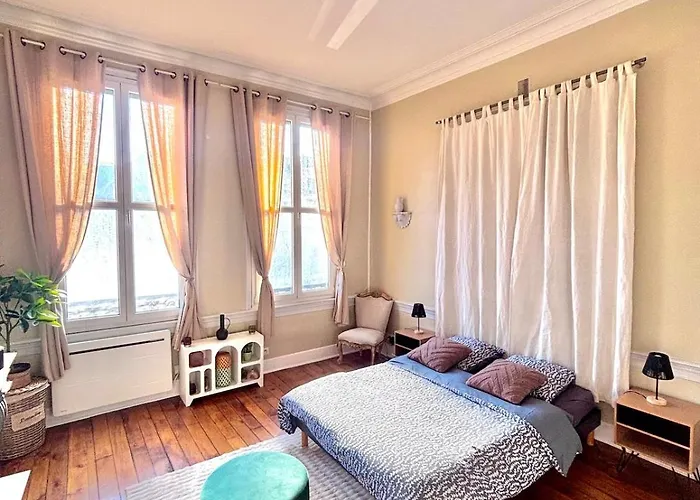Apartamento Face Au Coeur Troyen Avec Cour Privative Terrasse *
