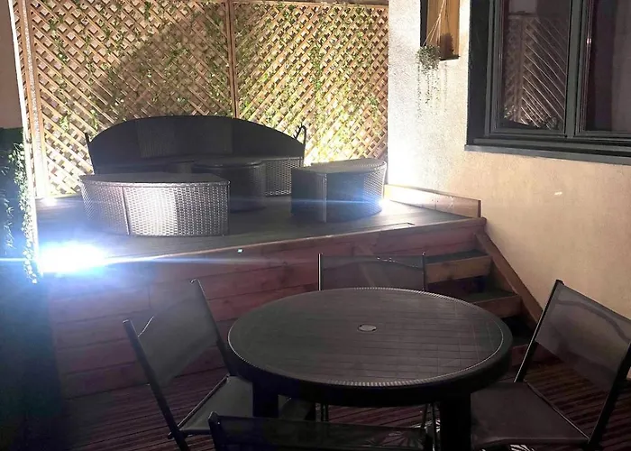 Apartamento Face Au Coeur Troyen Avec Cour Privative Terrasse